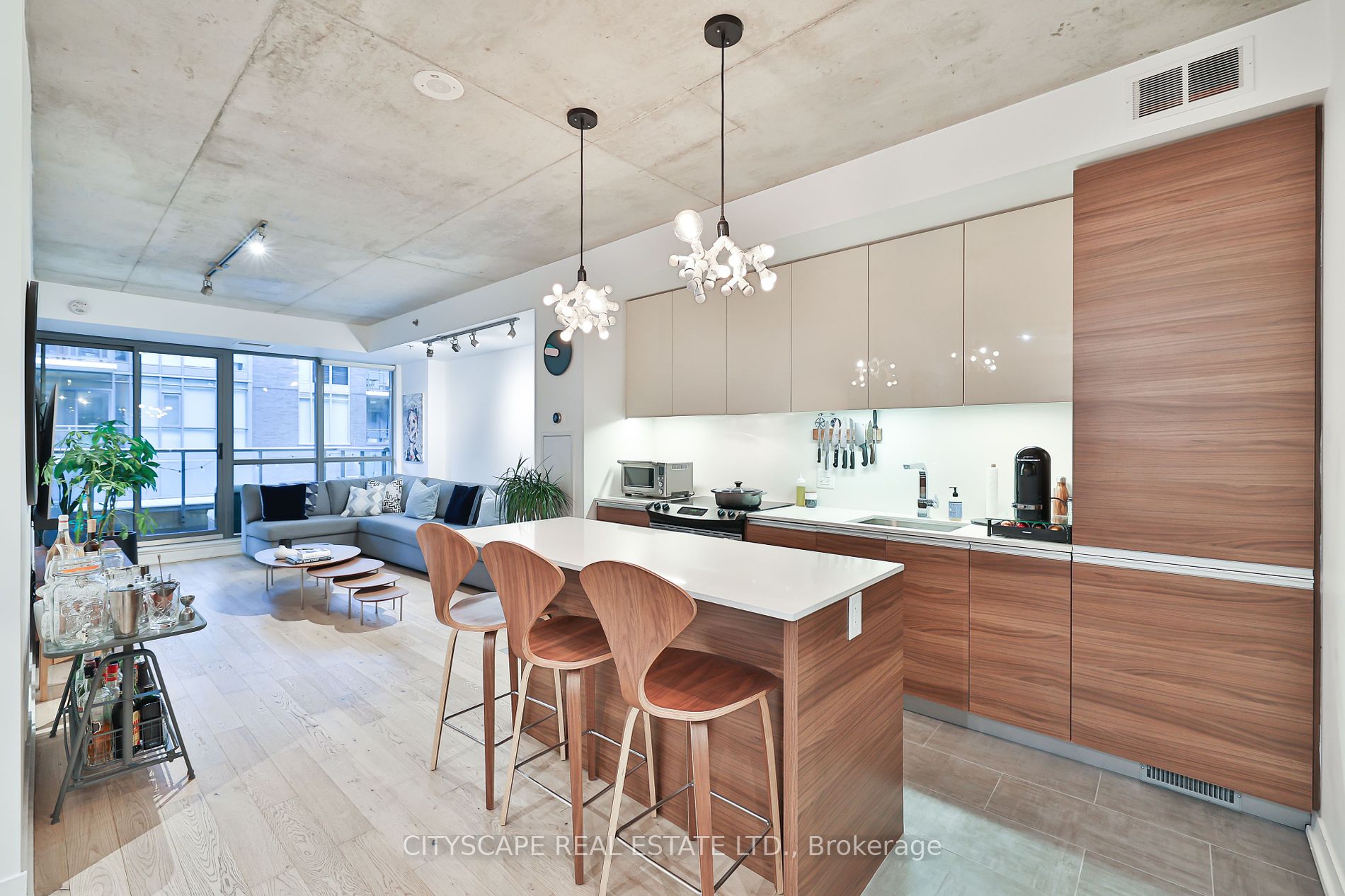 8 Gladstone Ave, #303