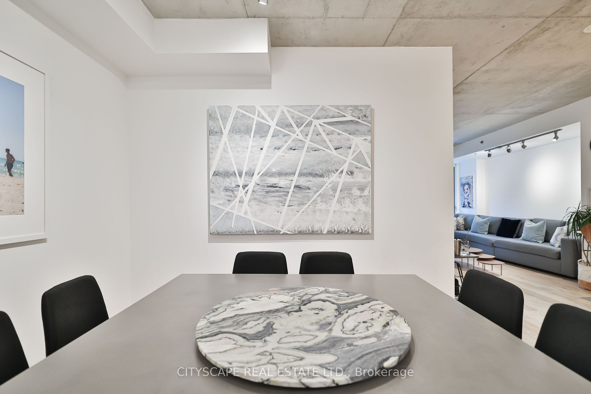 8 Gladstone Ave, #303