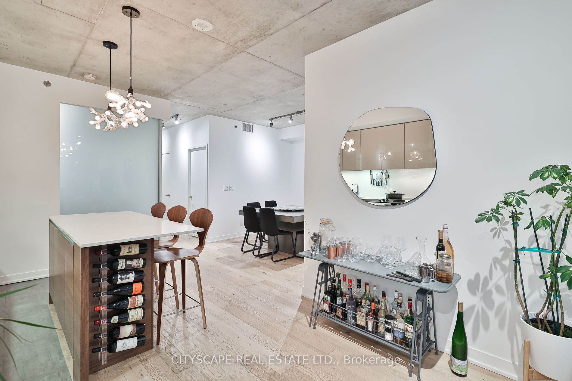 8 Gladstone Ave, #303