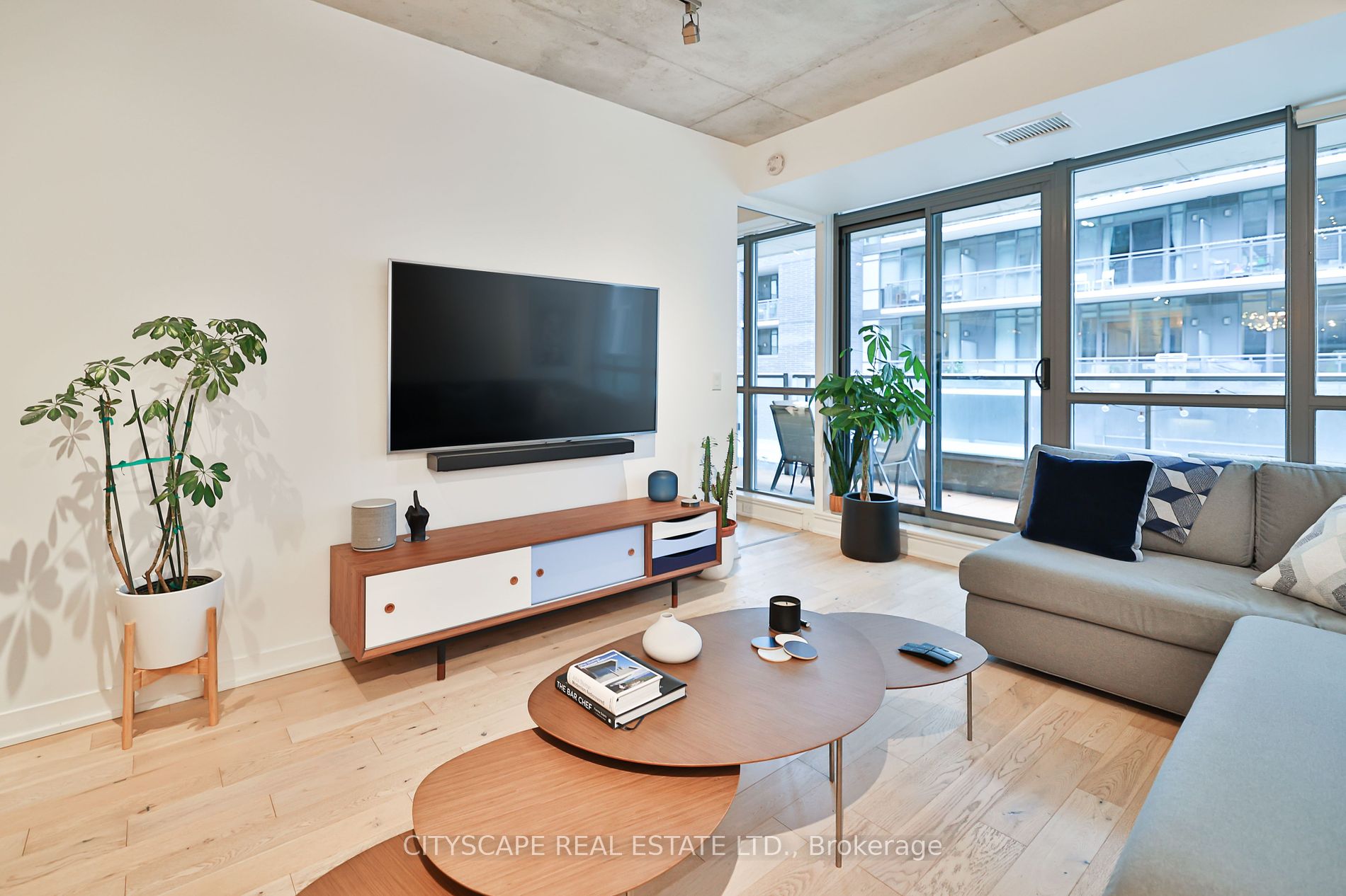 8 Gladstone Ave, #303