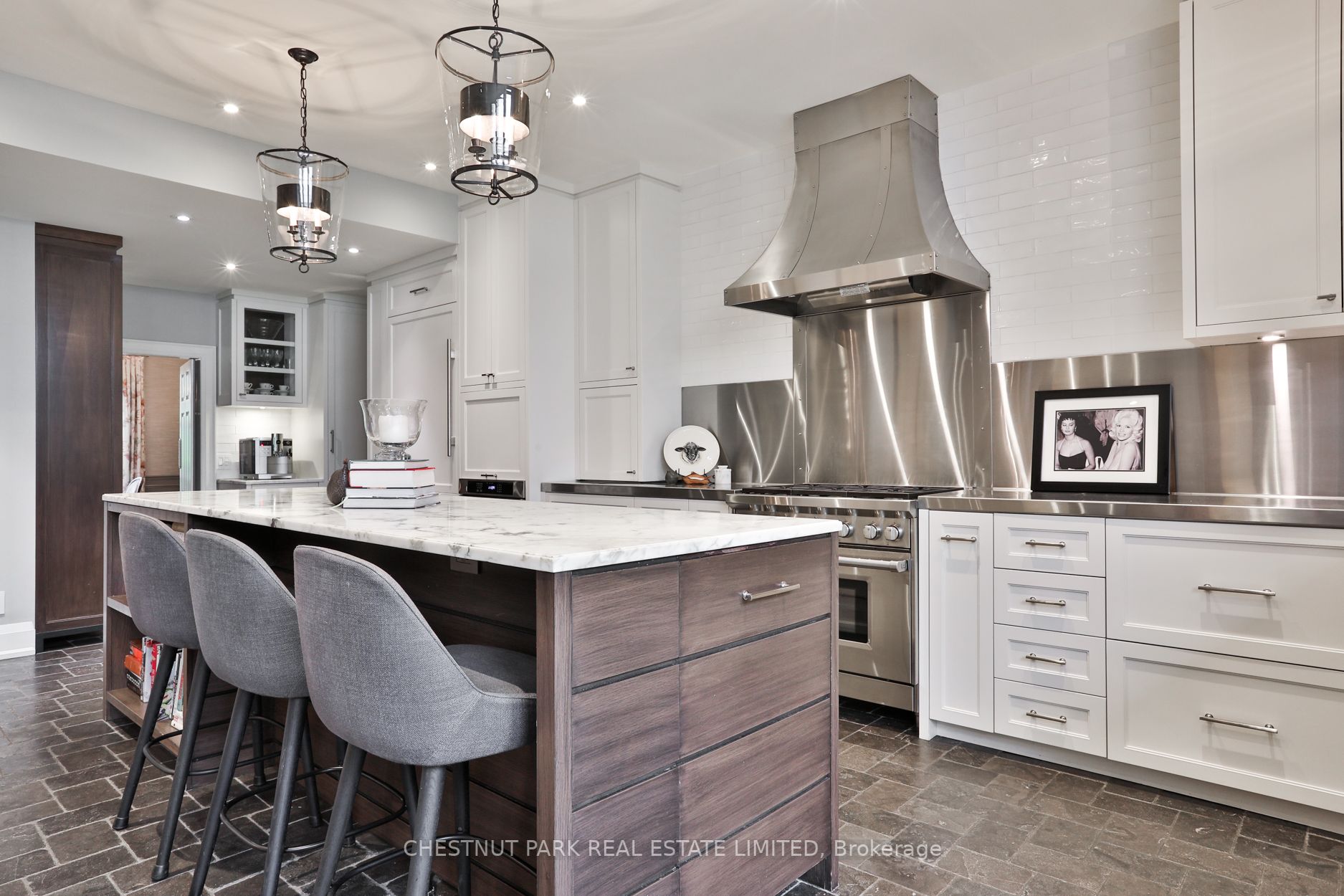36 Riverview Dr