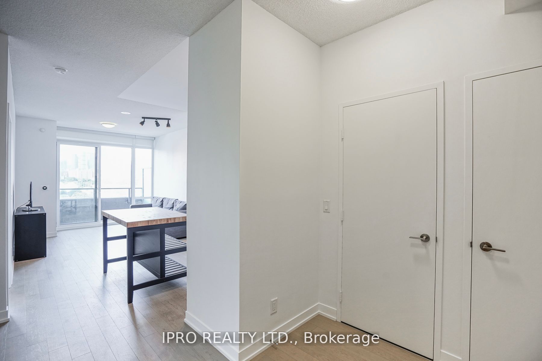 120 Bayview Ave, #N619