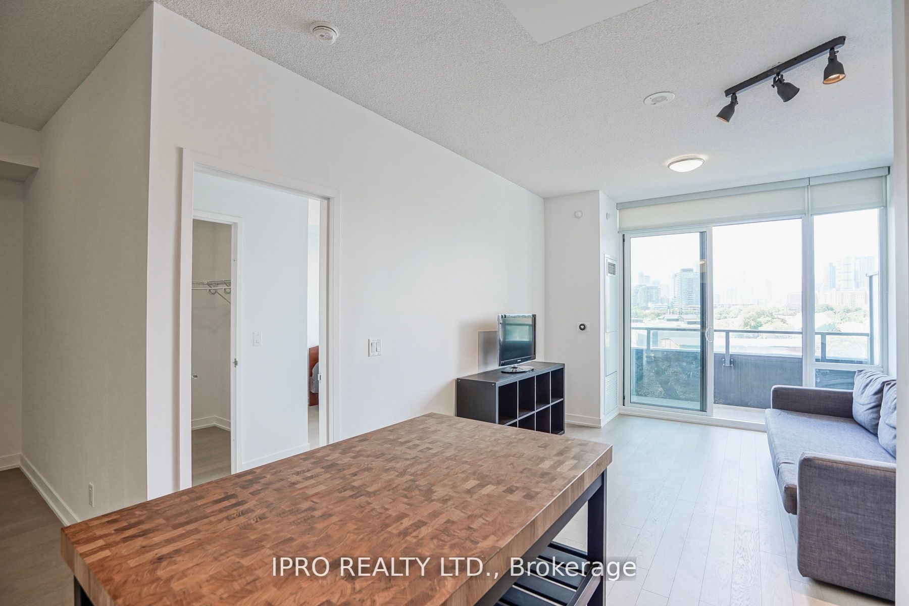 120 Bayview Ave, #N619