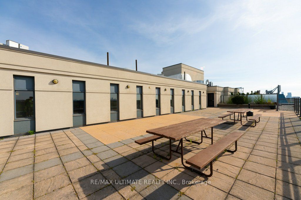 872 Sheppard Ave W, #703