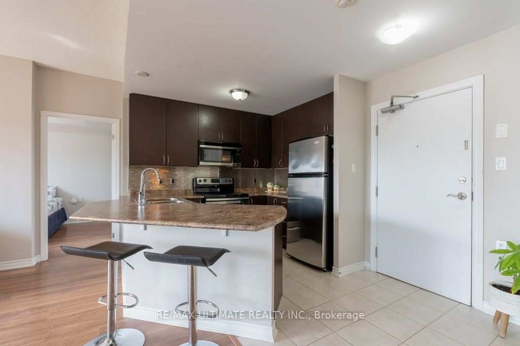 872 Sheppard Ave W, #703