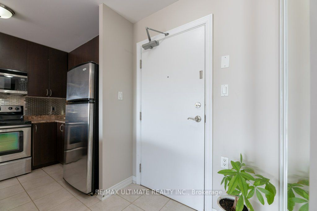 872 Sheppard Ave W, #703