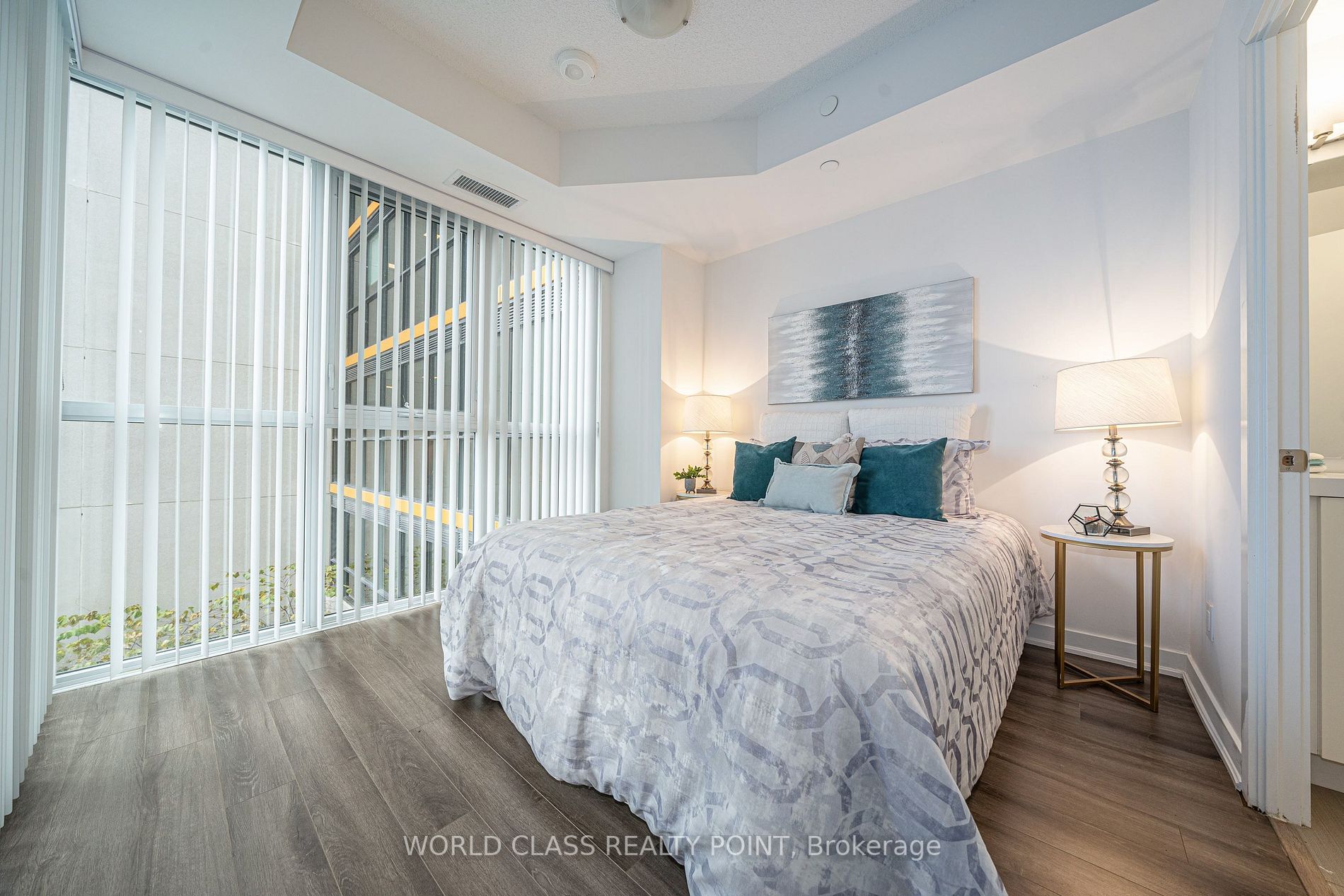 1603 Eglinton Ave W, #409