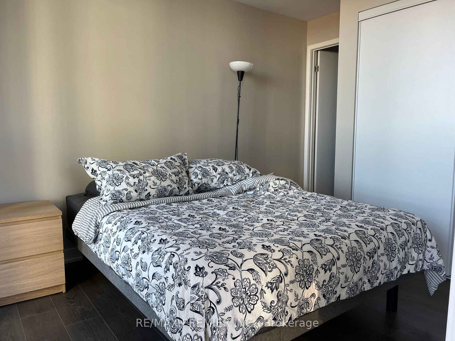 15 Holmes Ave, #1708