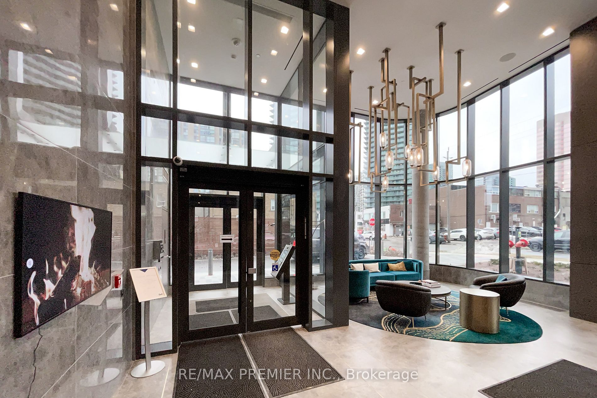 15 Holmes Ave, #1708