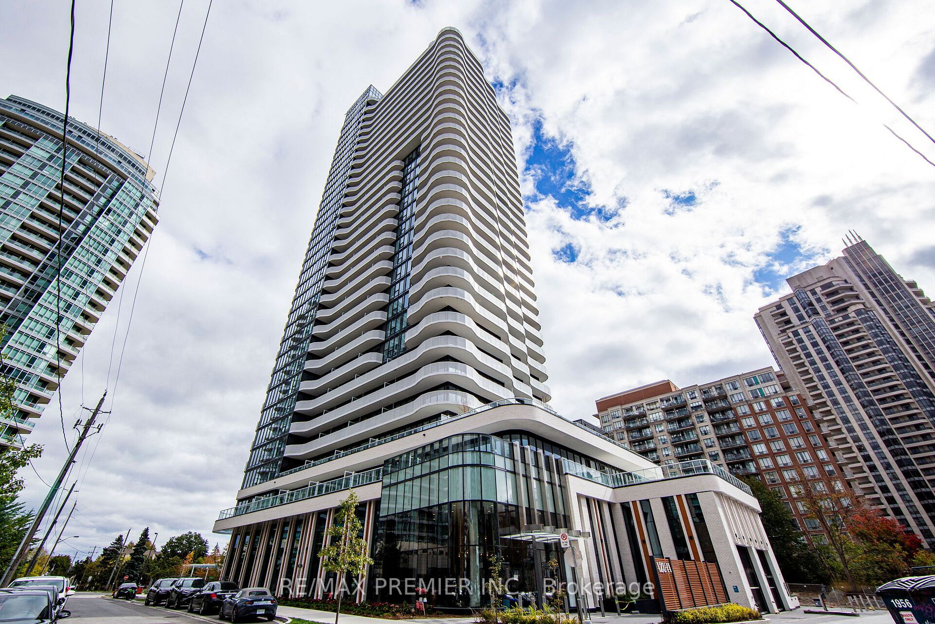 15 Holmes Ave, #1708