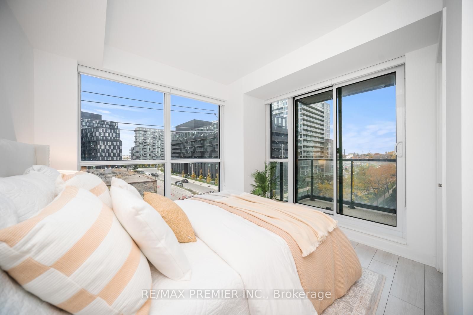 31 Tippett Rd, #445