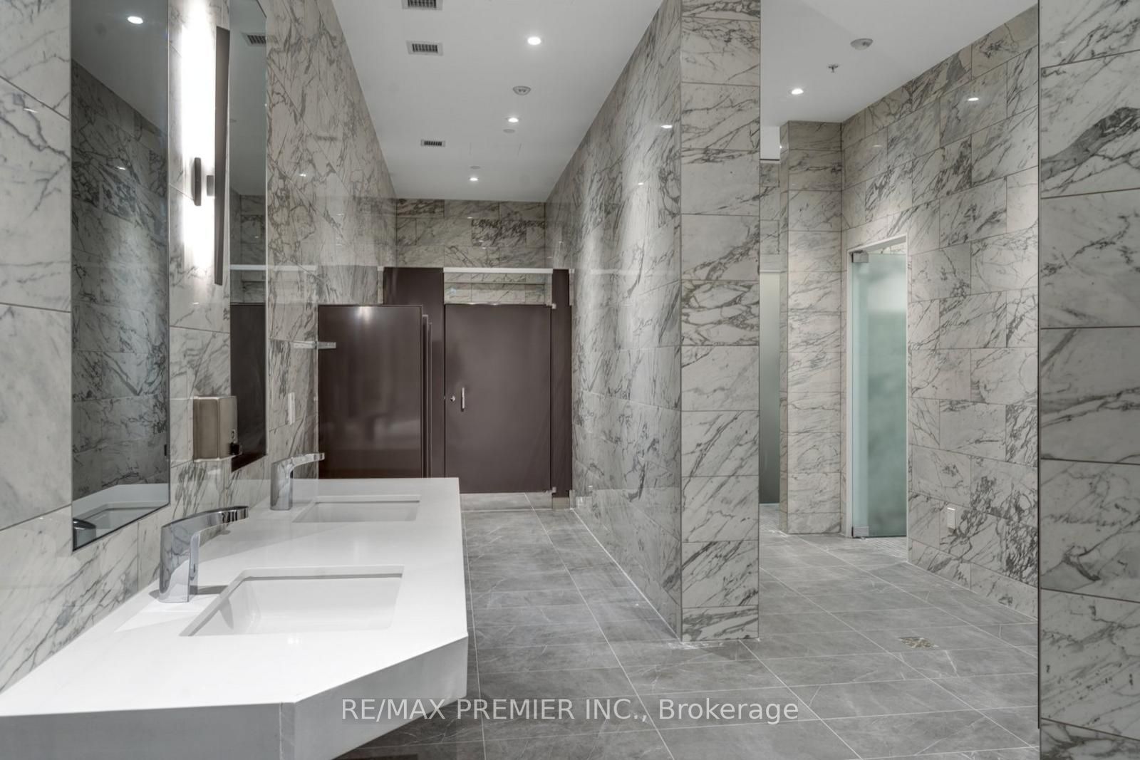31 Tippett Rd, #445