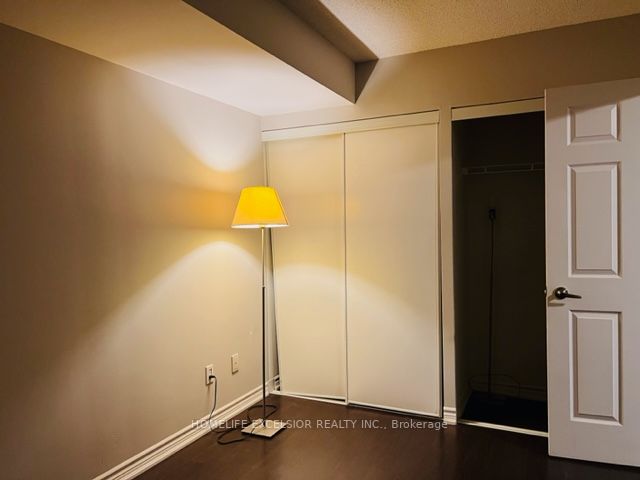 761 Bay St, #2011