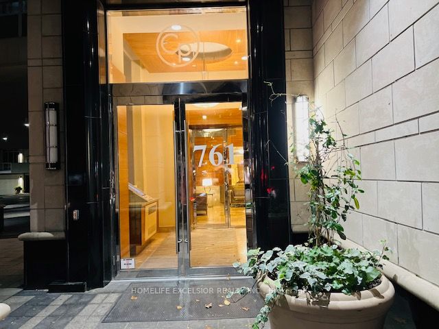 761 Bay St, #2011
