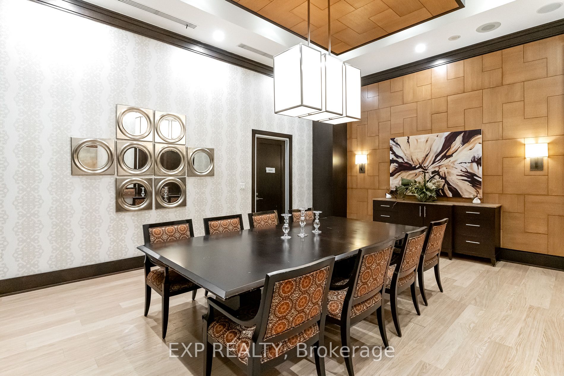 100 Harrison Garden Blvd, #1822