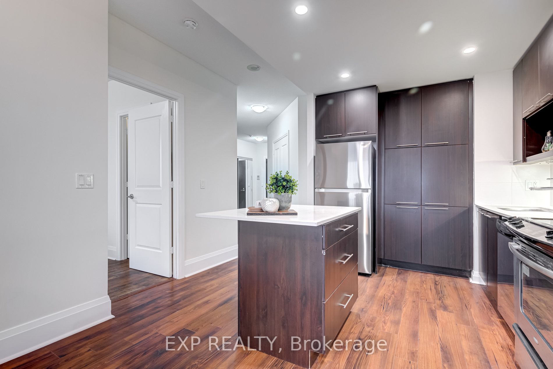 100 Harrison Garden Blvd, #1822