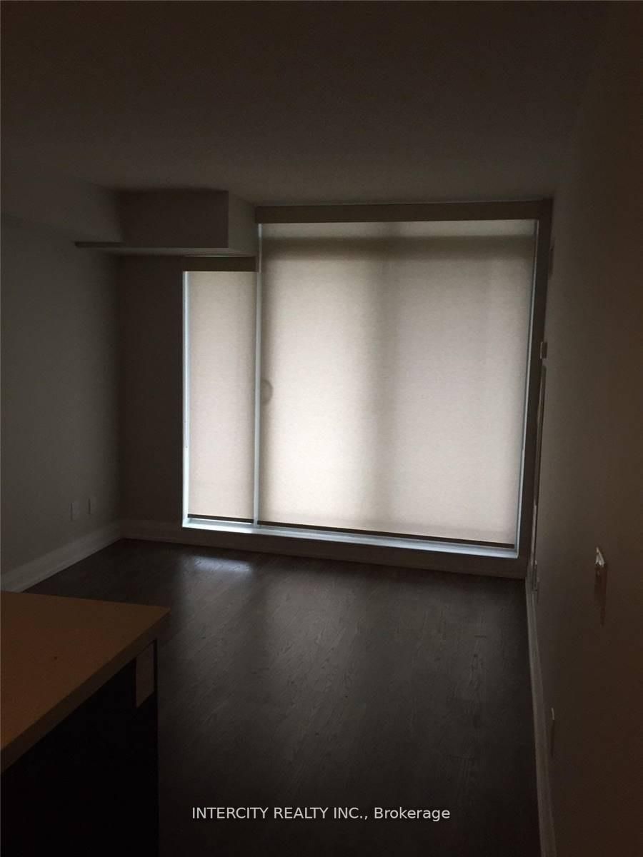565 Wilson Ave, #W1005