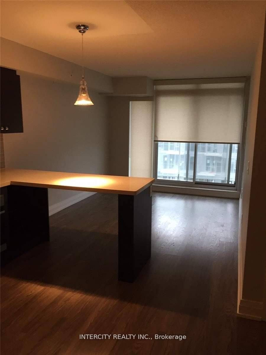 565 Wilson Ave, #W1005