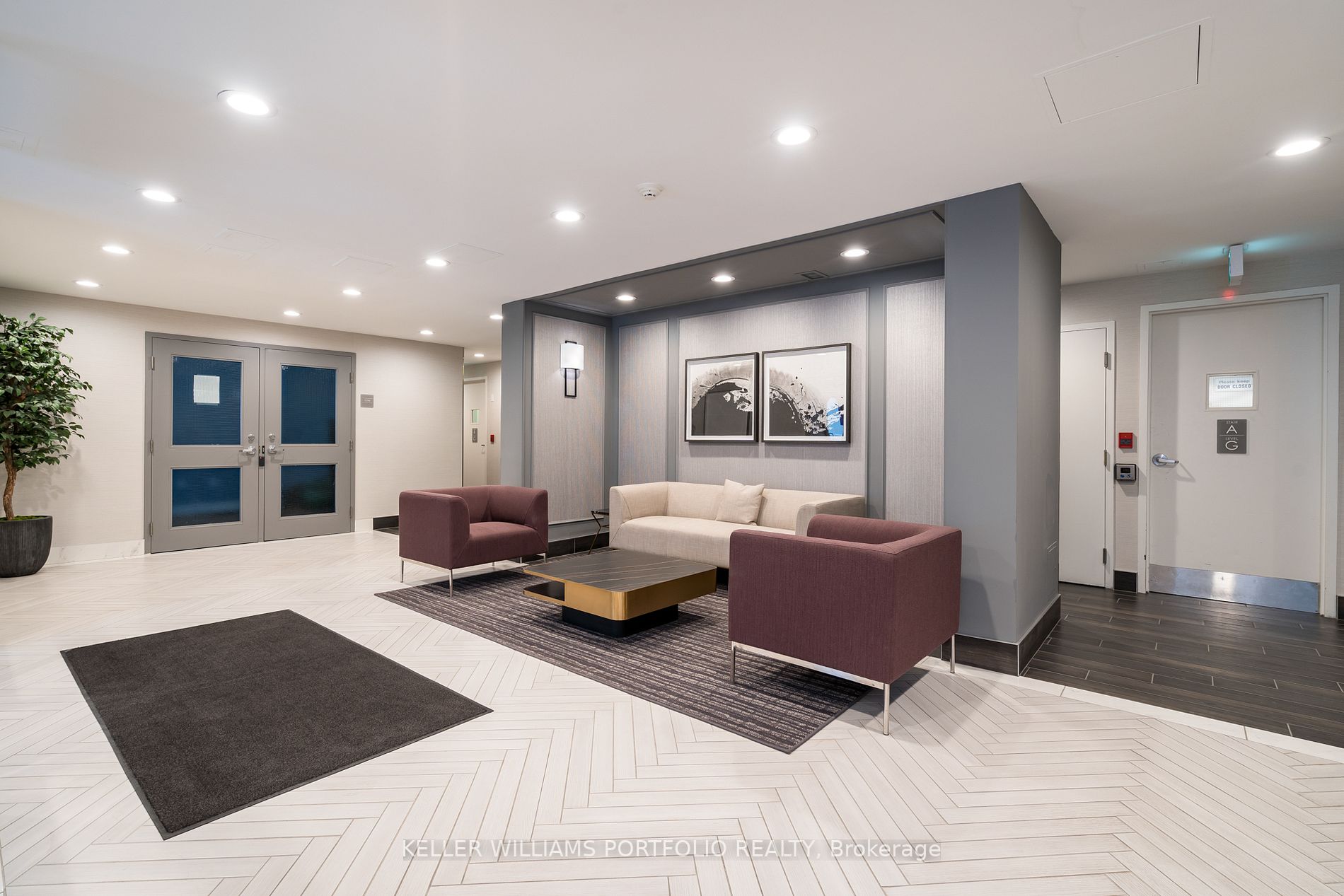 311 Richmond St E, #707