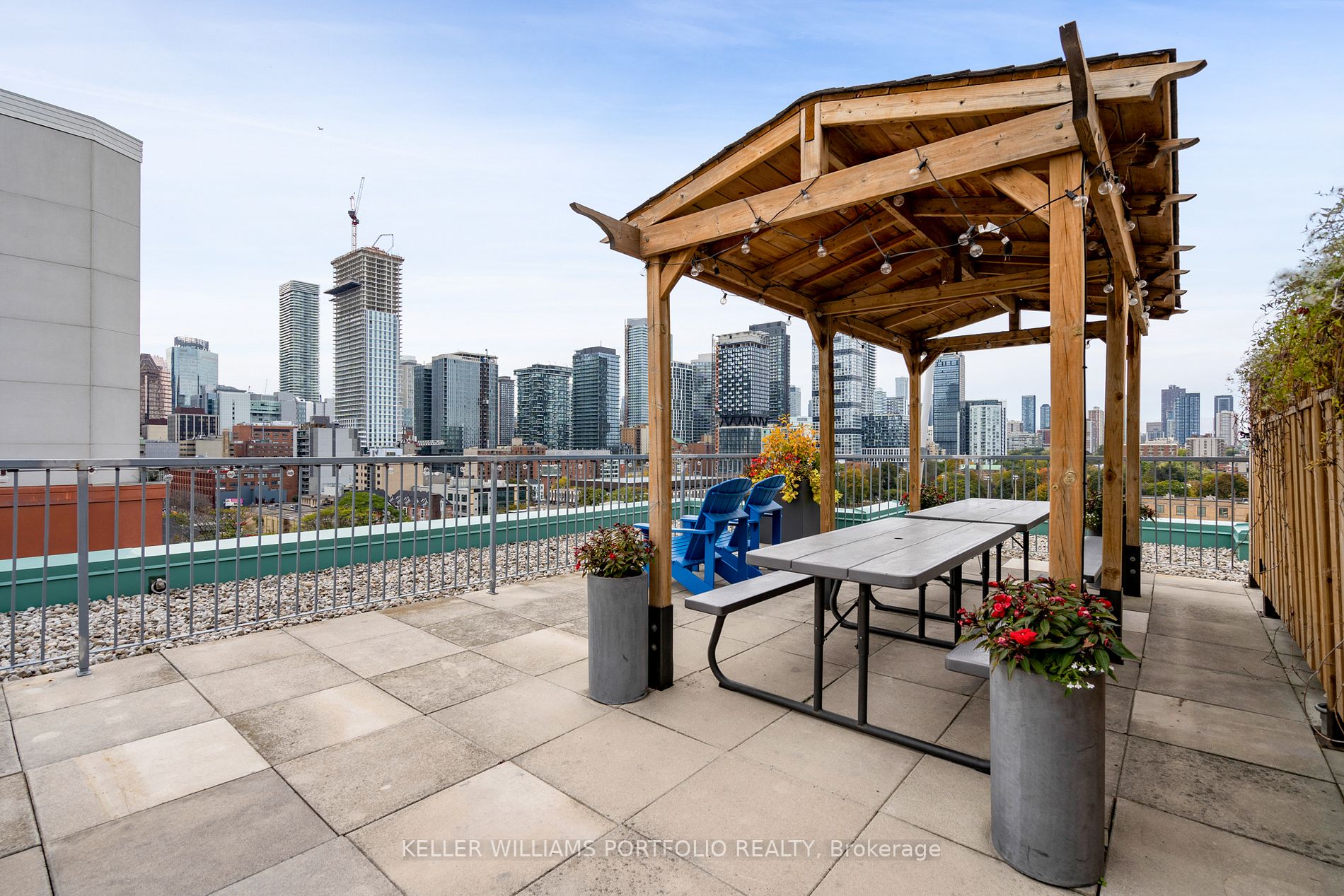 311 Richmond St E, #707