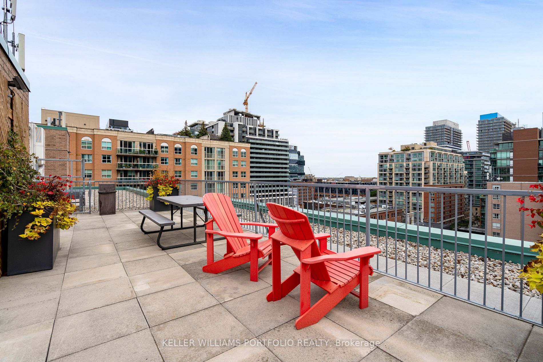 311 Richmond St E, #707