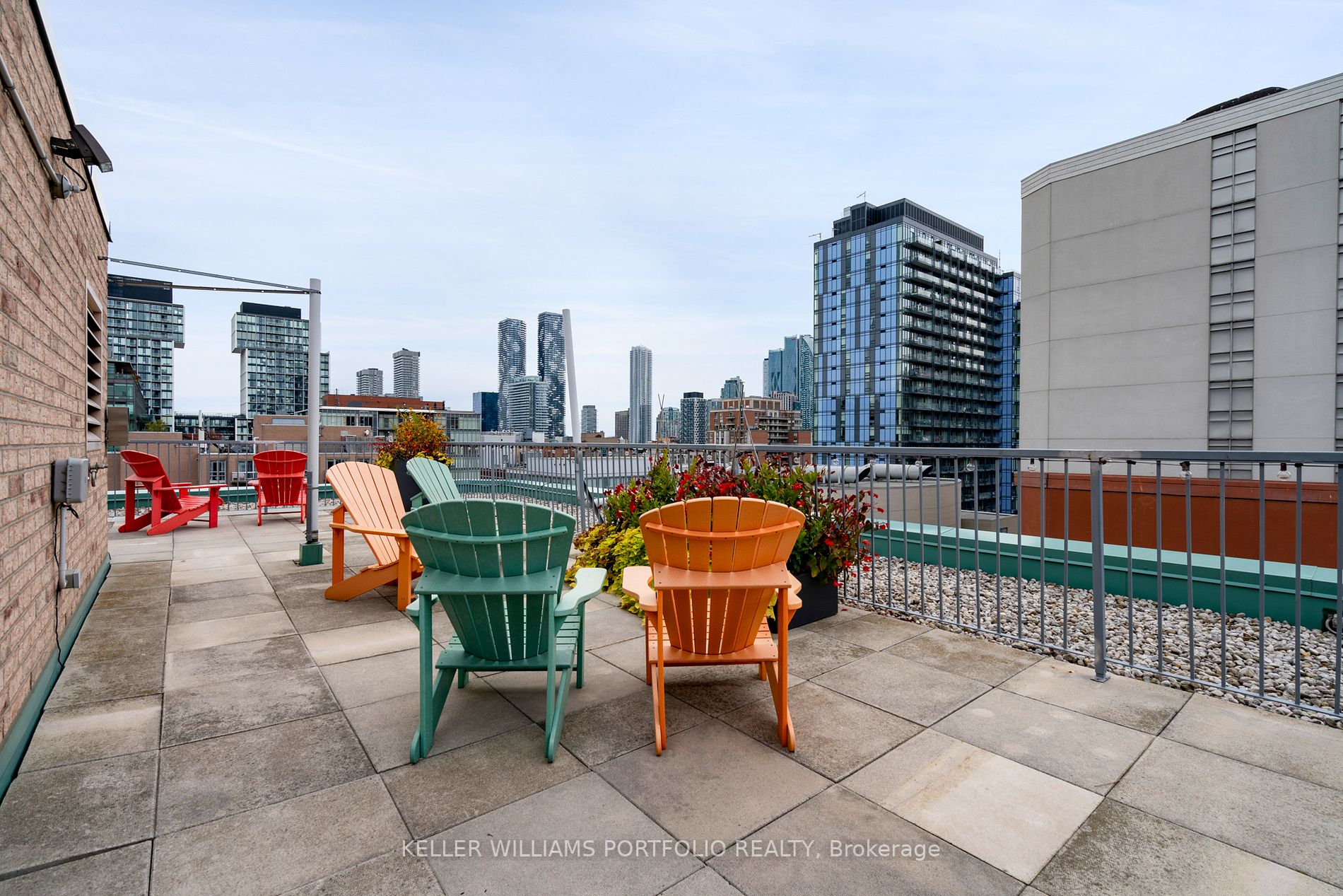 311 Richmond St E, #707