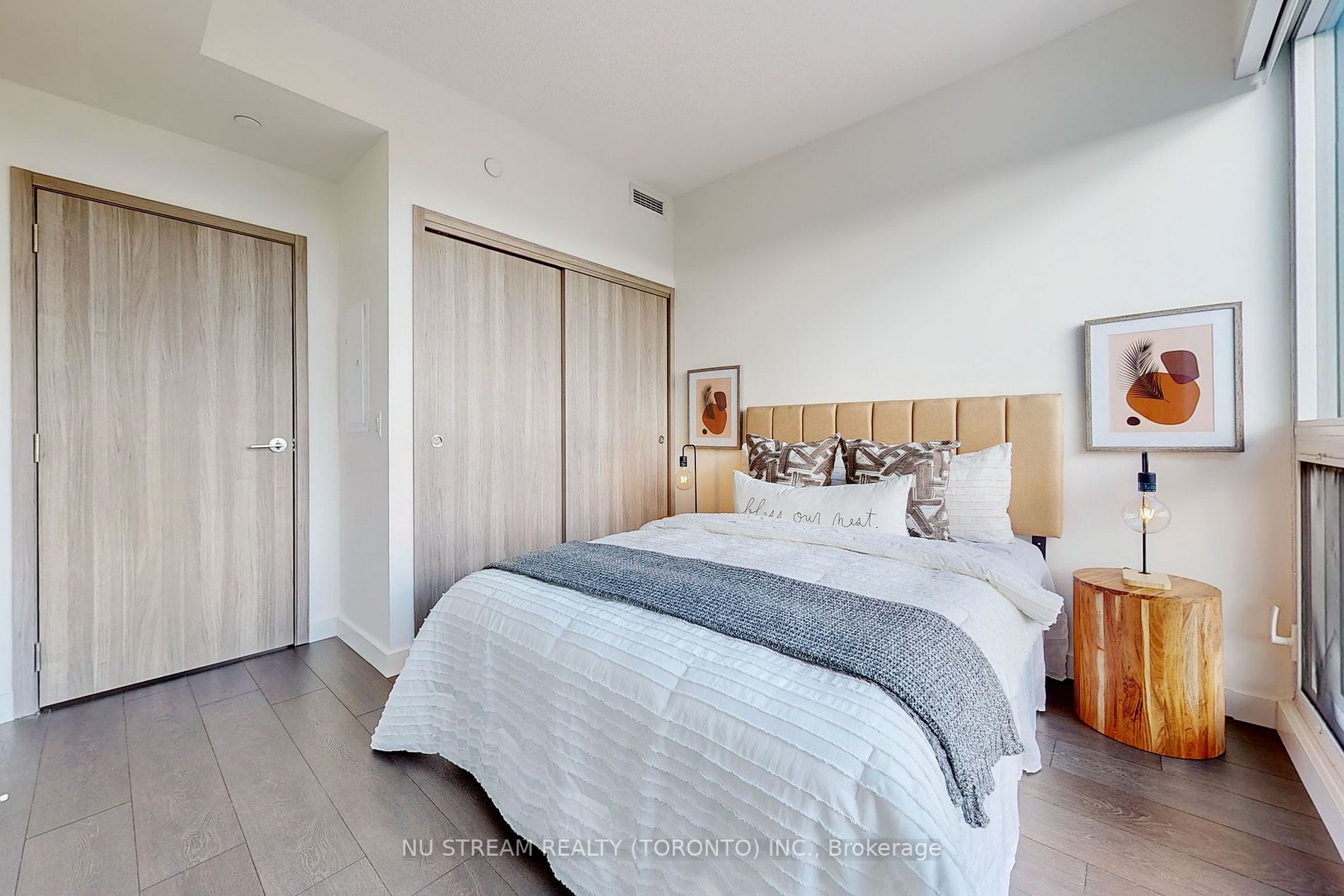 85 Mcmahon Dr, #2002