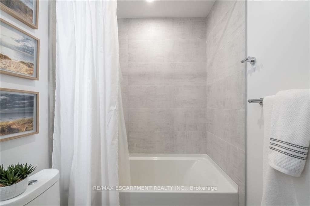 15 Holmes Ave, #709