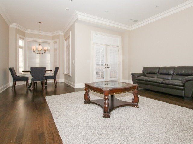 360 Cranbrooke Ave