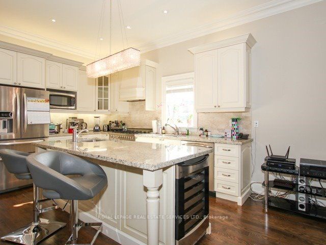 360 Cranbrooke Ave