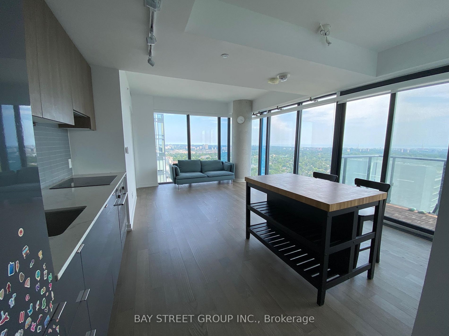 161 Roehampton Ave, #4109