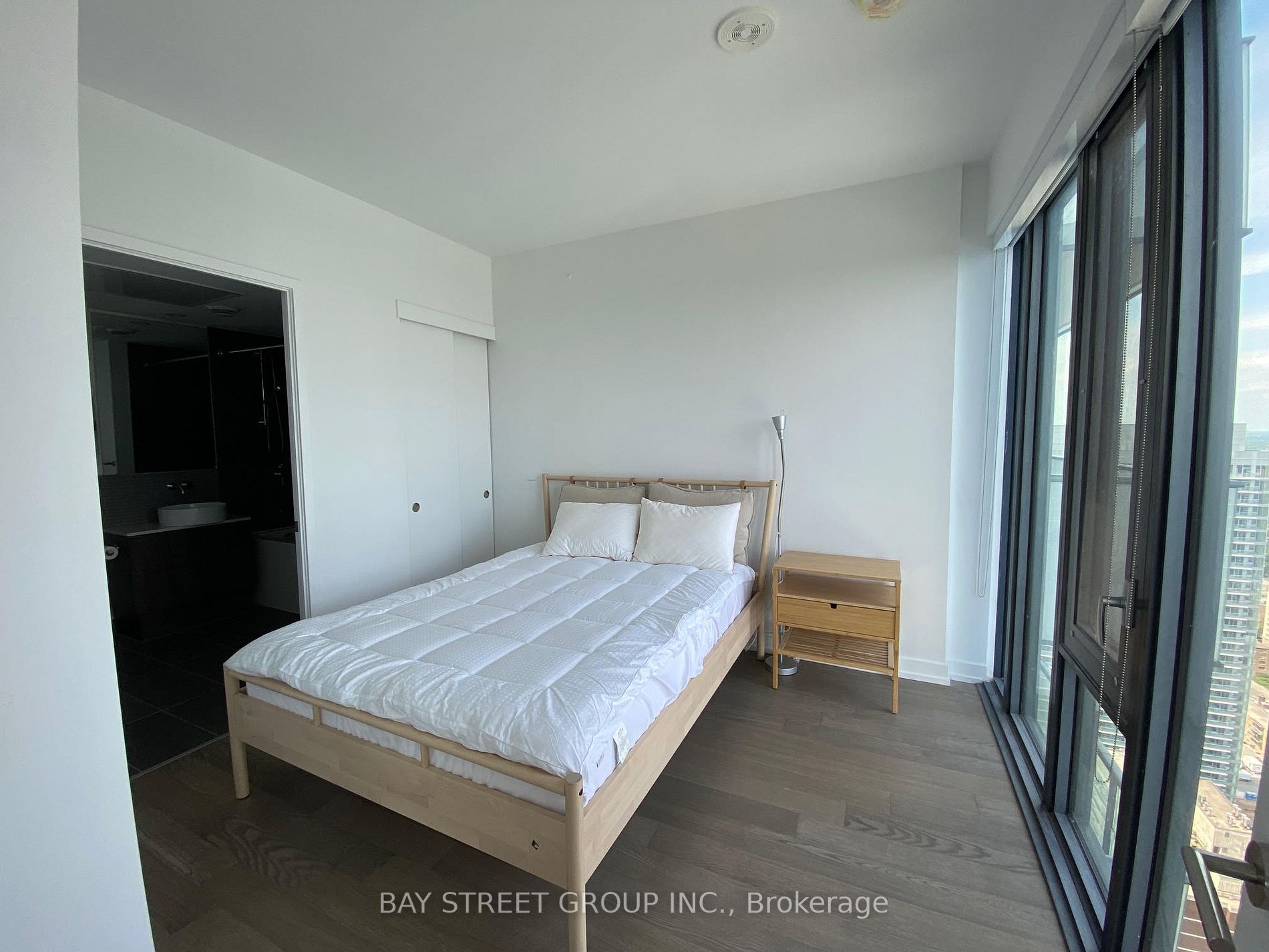 161 Roehampton Ave, #4109