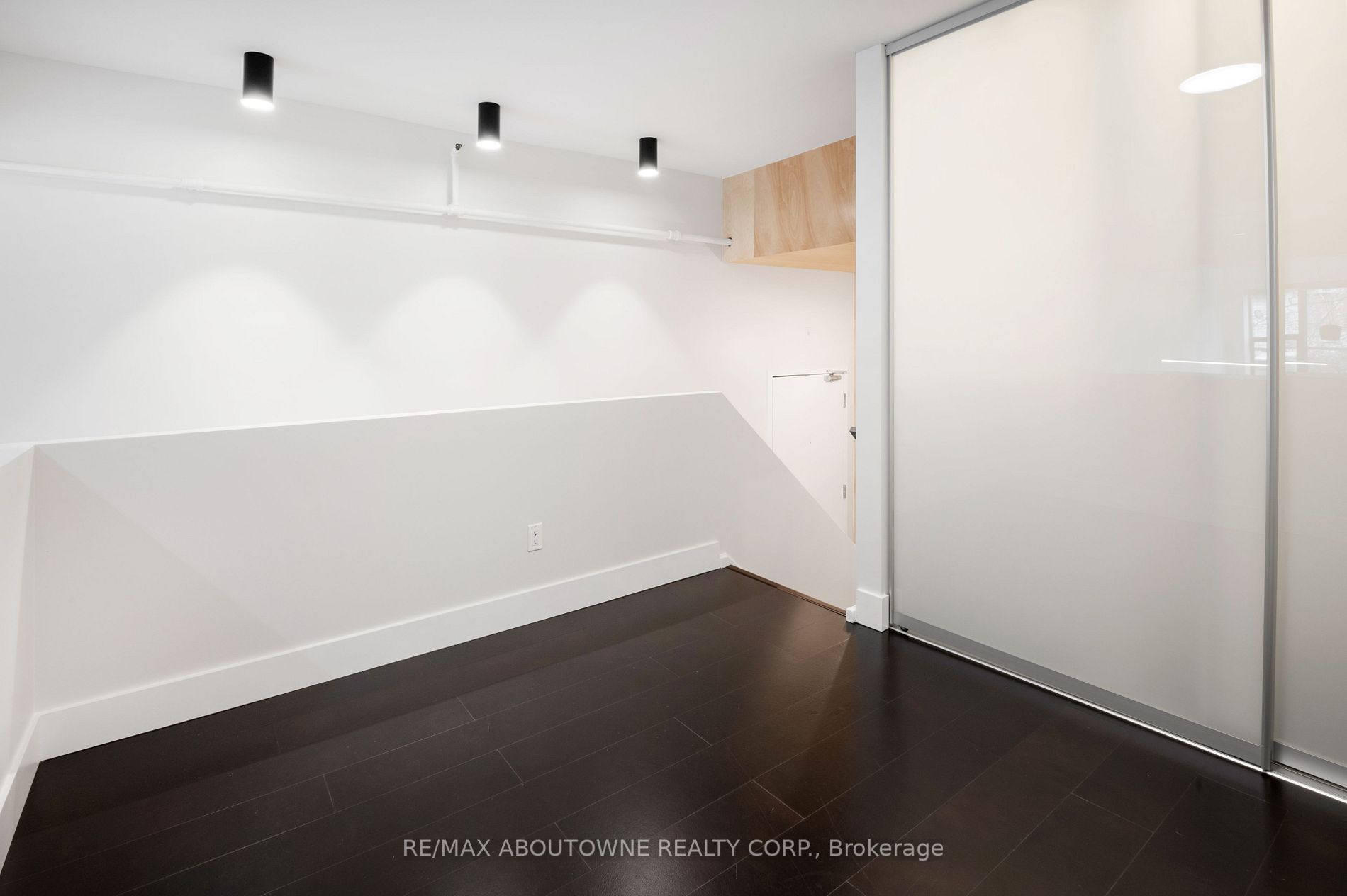 676 Richmond Street W, #105