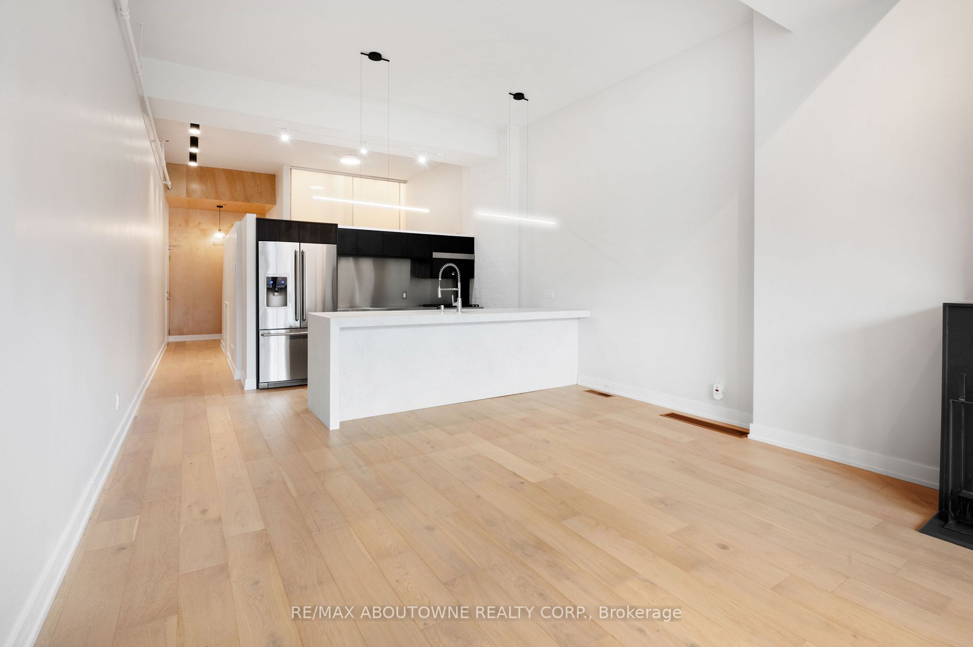 676 Richmond Street W, #105