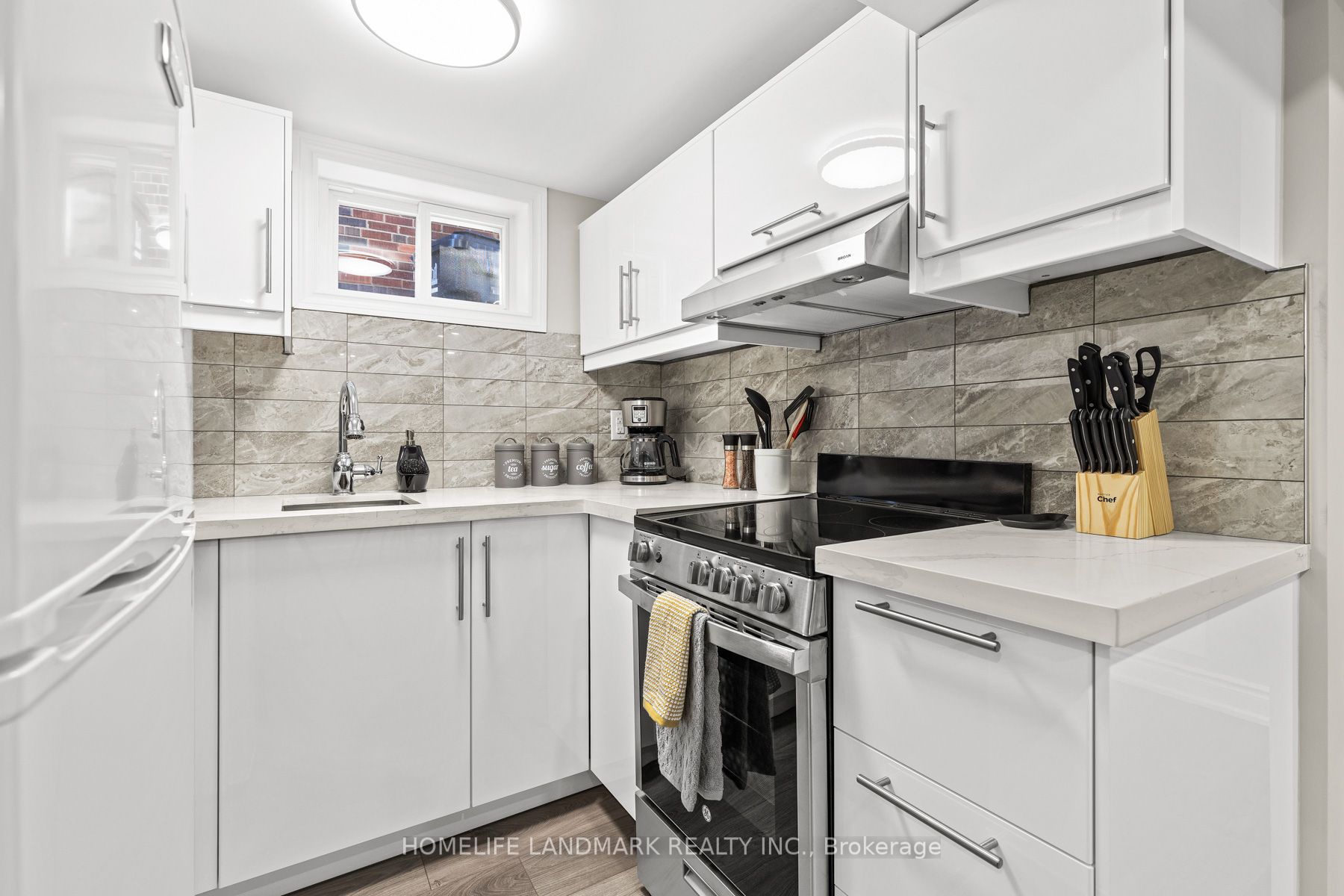 107 Parklea Dr