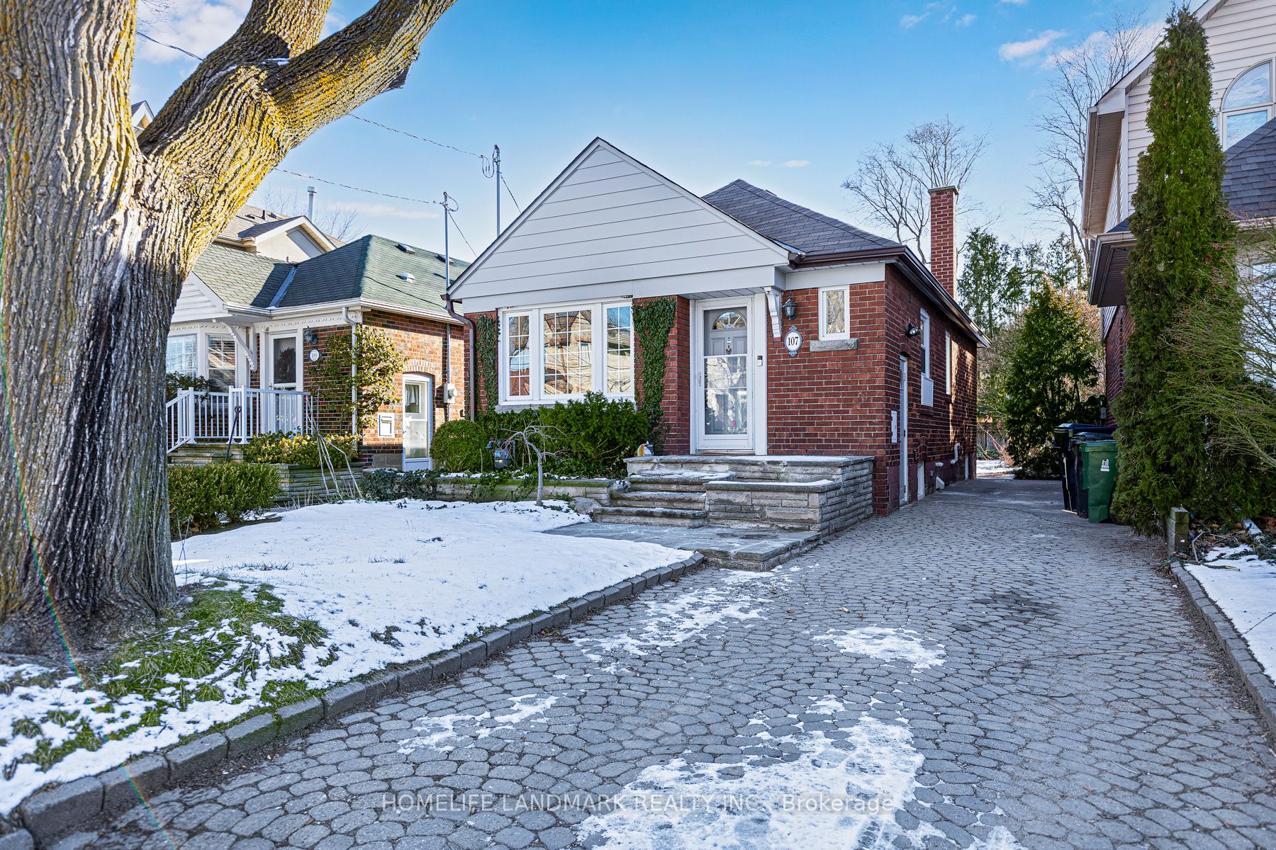 107 Parklea Dr