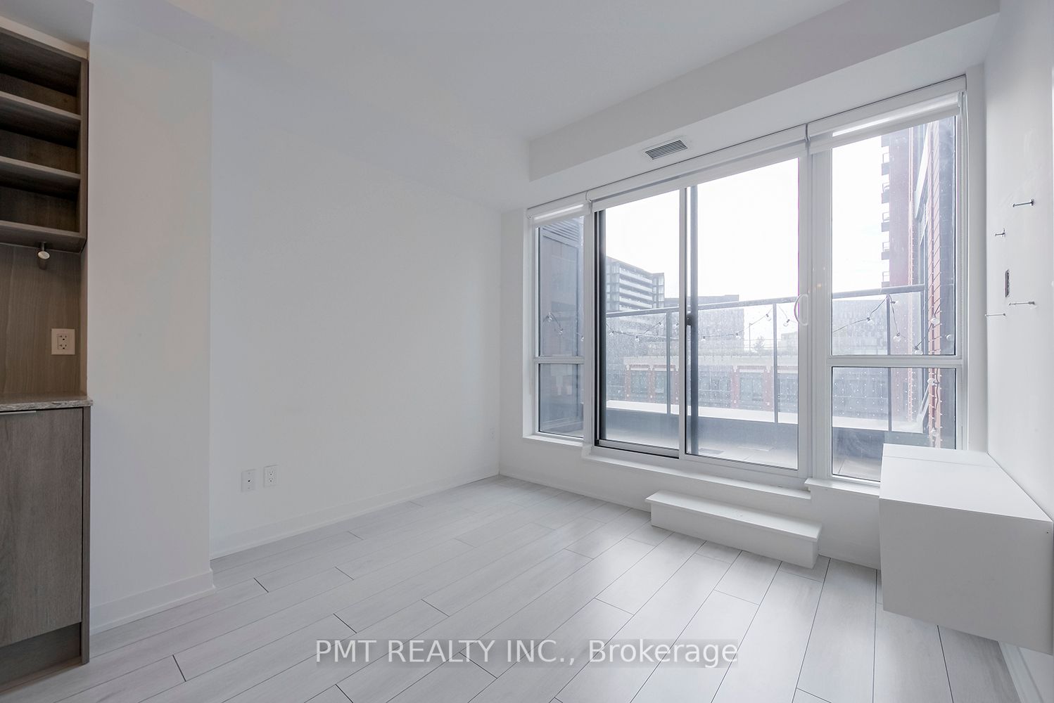 31 Tippett Rd, #712