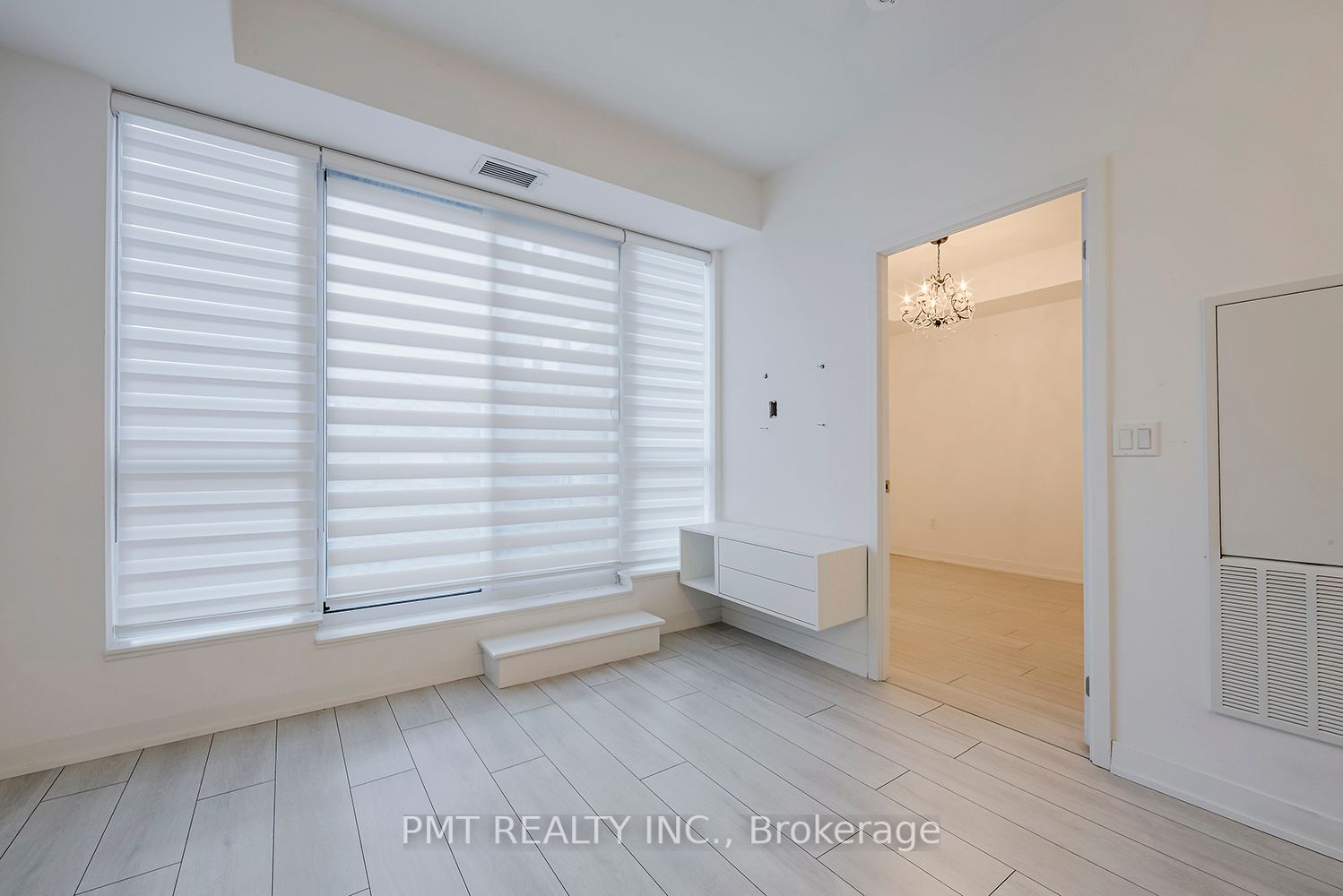 31 Tippett Rd, #712