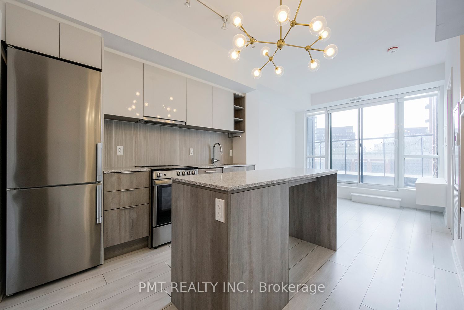 31 Tippett Rd, #712