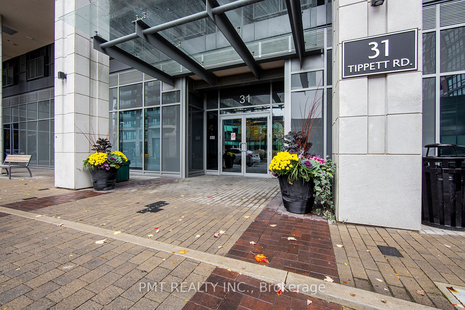 31 Tippett Rd, #712