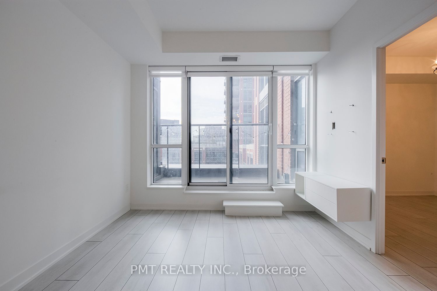 31 Tippett Rd, #712