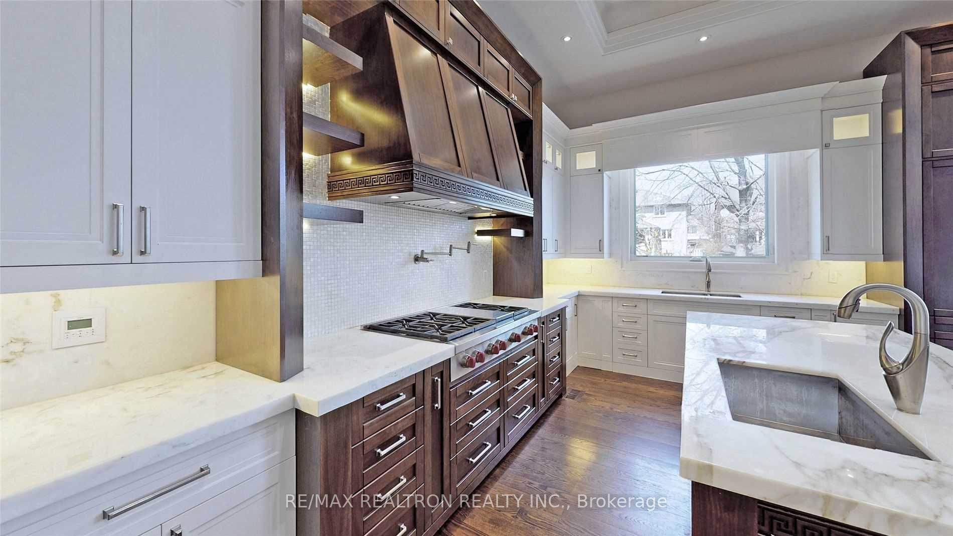 264 Dunforest Ave