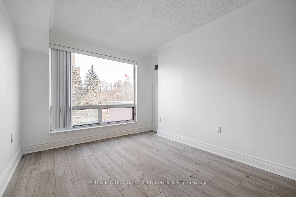 1 Hycrest Ave, #203