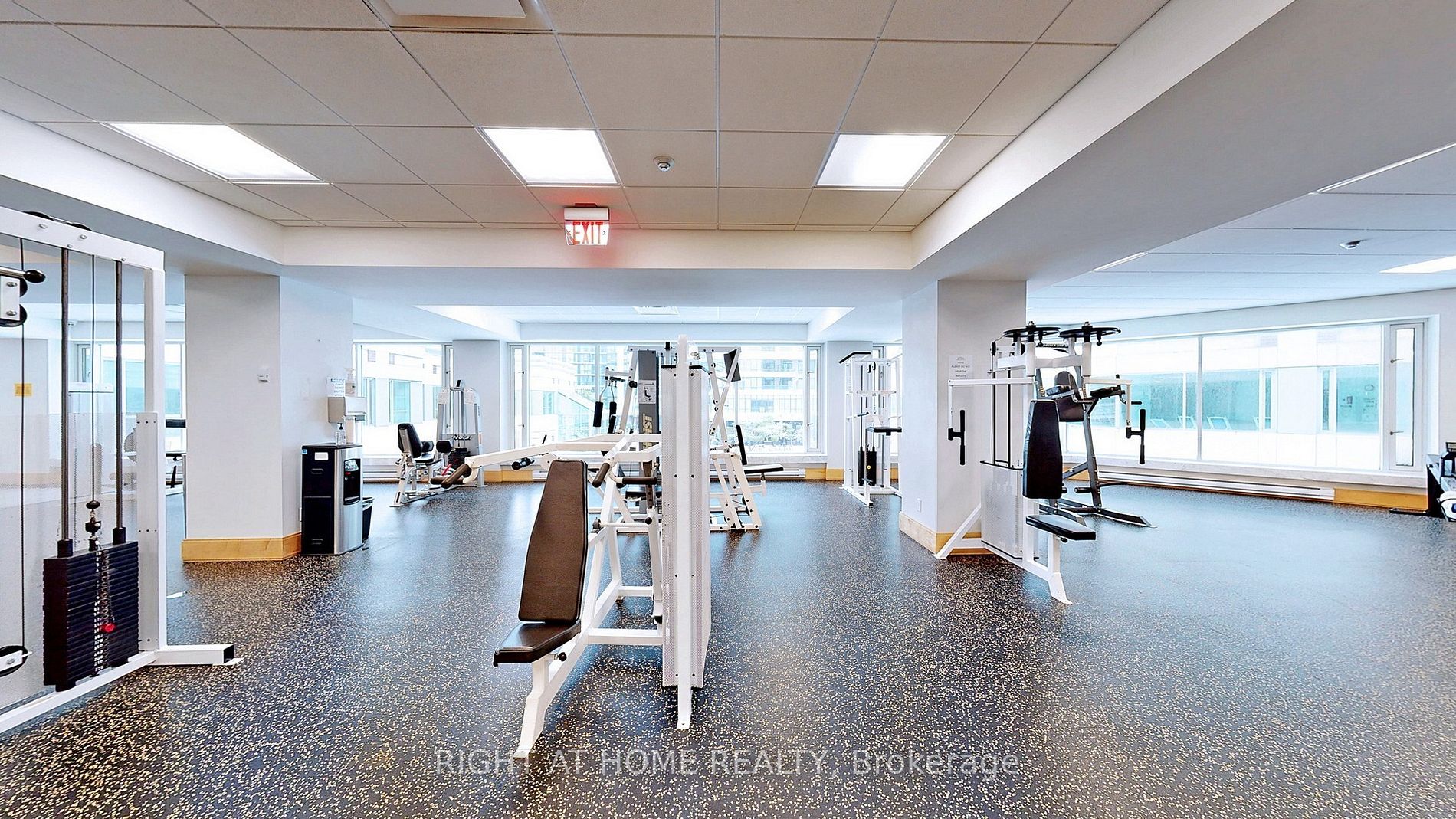 10 Yonge St, #1706