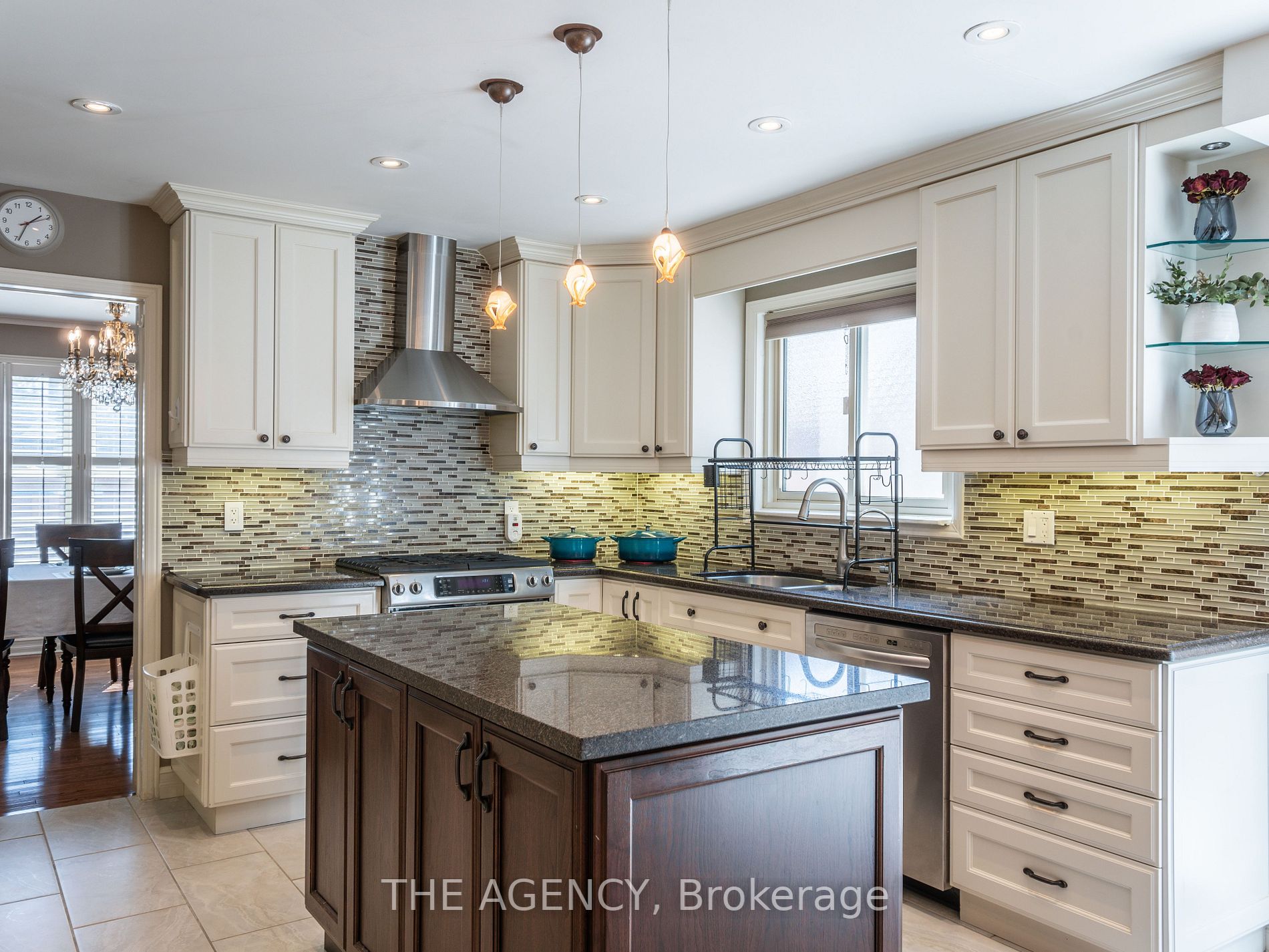 48 Caravan Dr