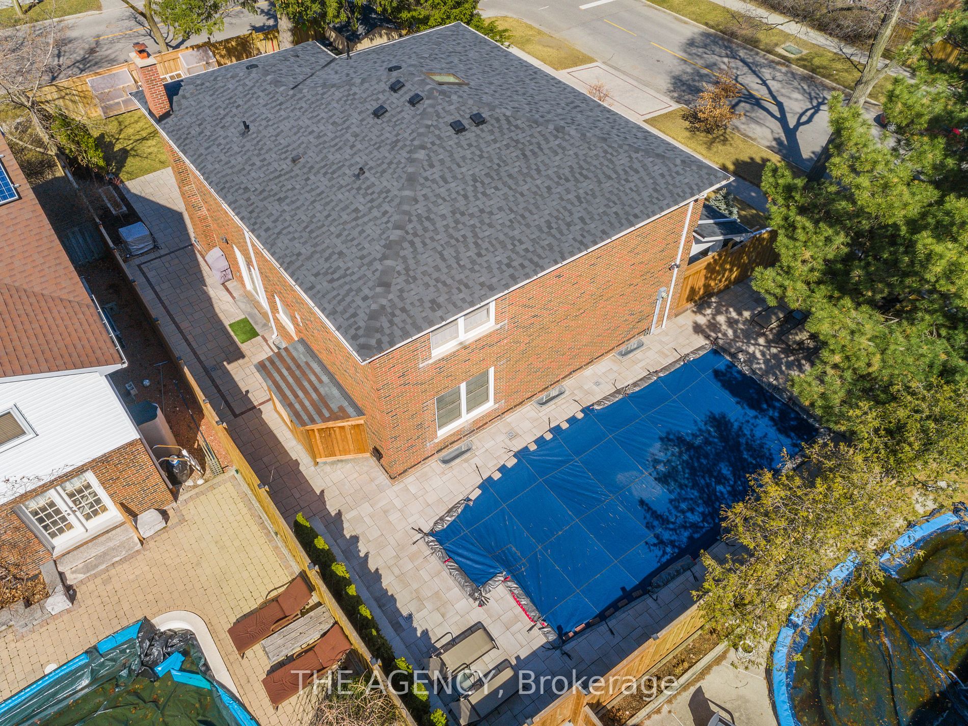 48 Caravan Dr