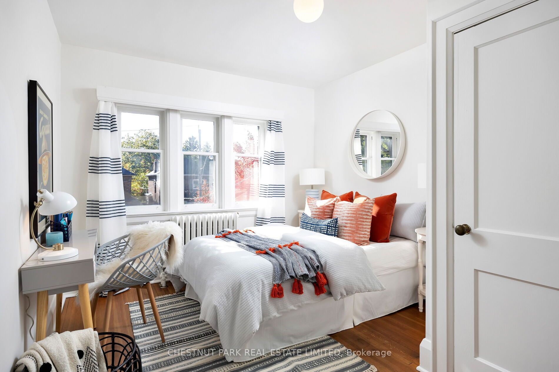 132 Hillsdale Ave W
