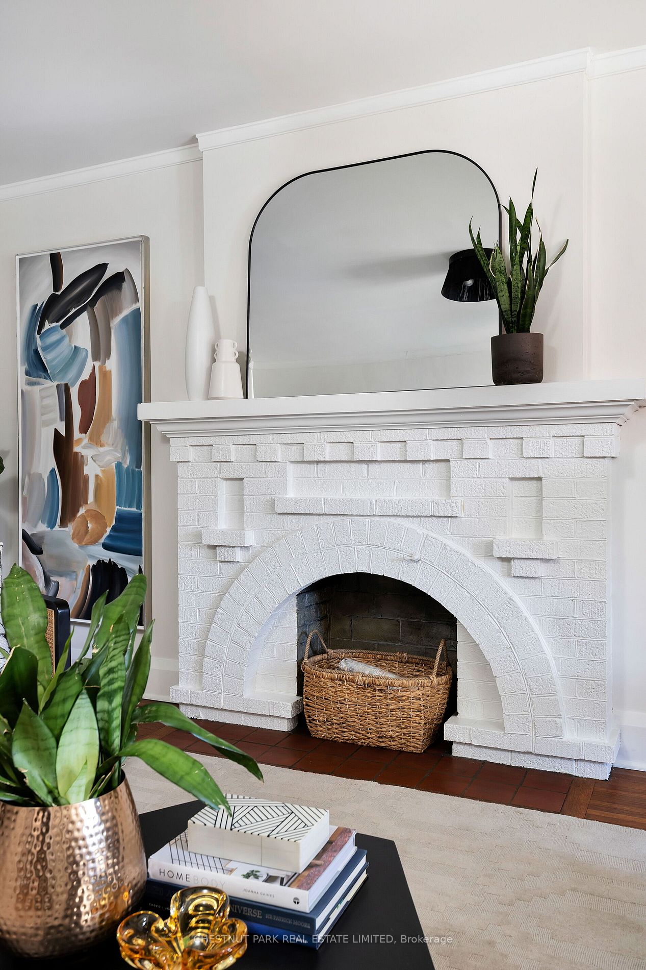 132 Hillsdale Ave W