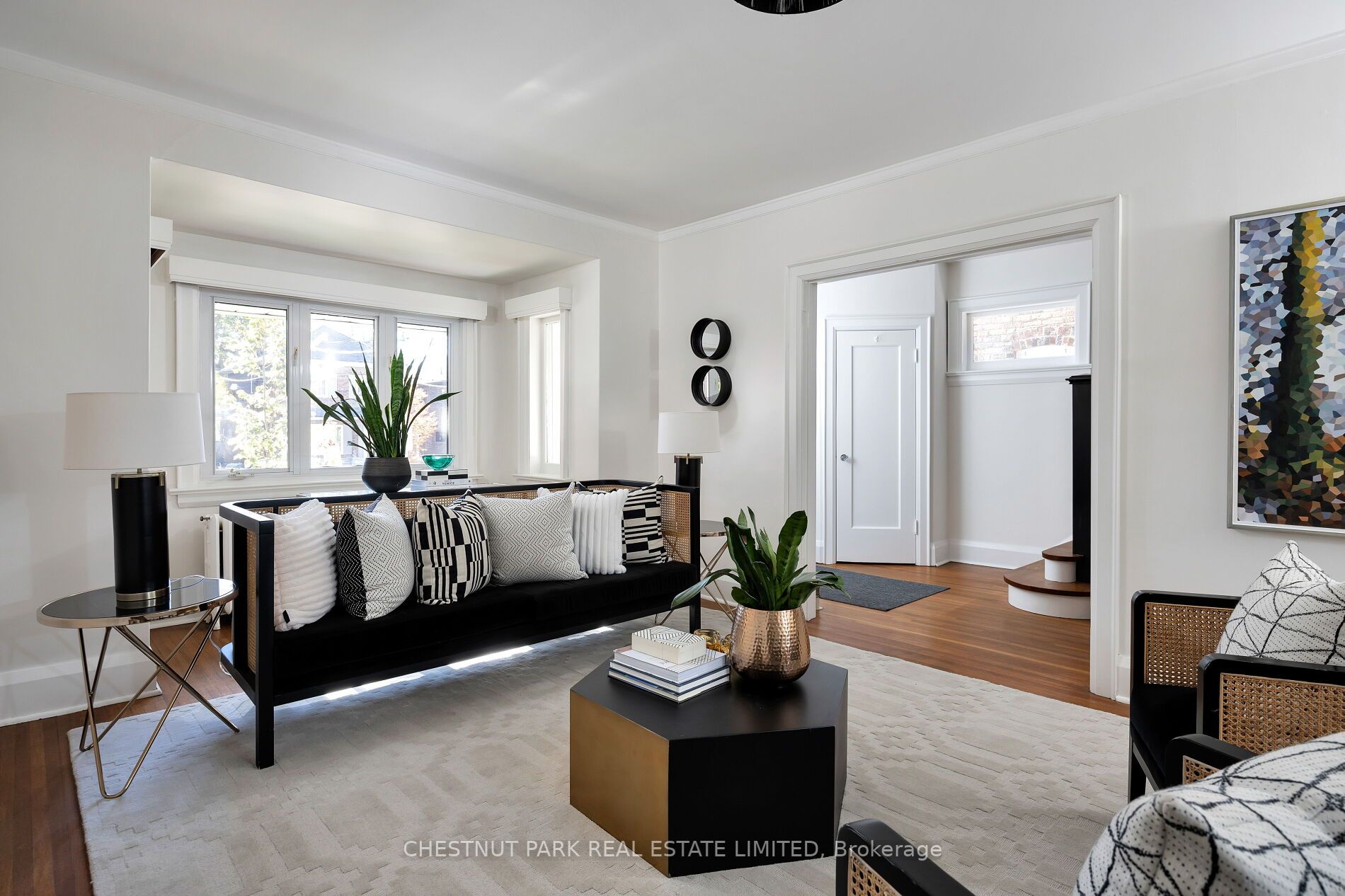 132 Hillsdale Ave W