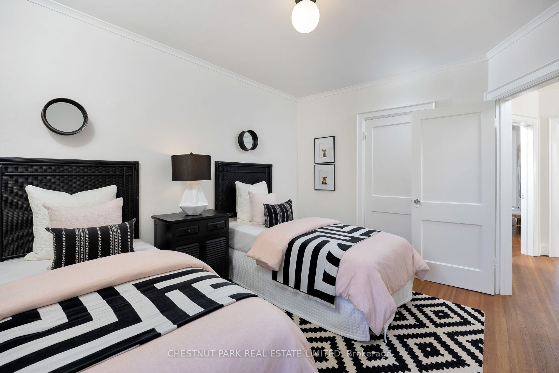 132 Hillsdale Ave W